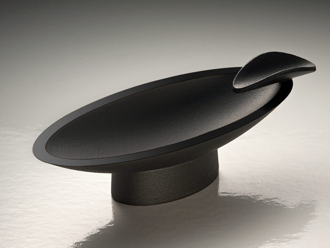 NOBDESIGN Cigar Ashtray "Black Edition" (Nanbu Ironwork)